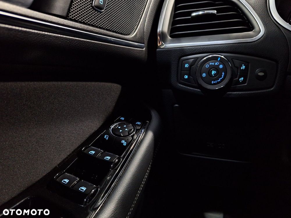 Ford S-Max 2.0 EcoBlue Titanium - 37