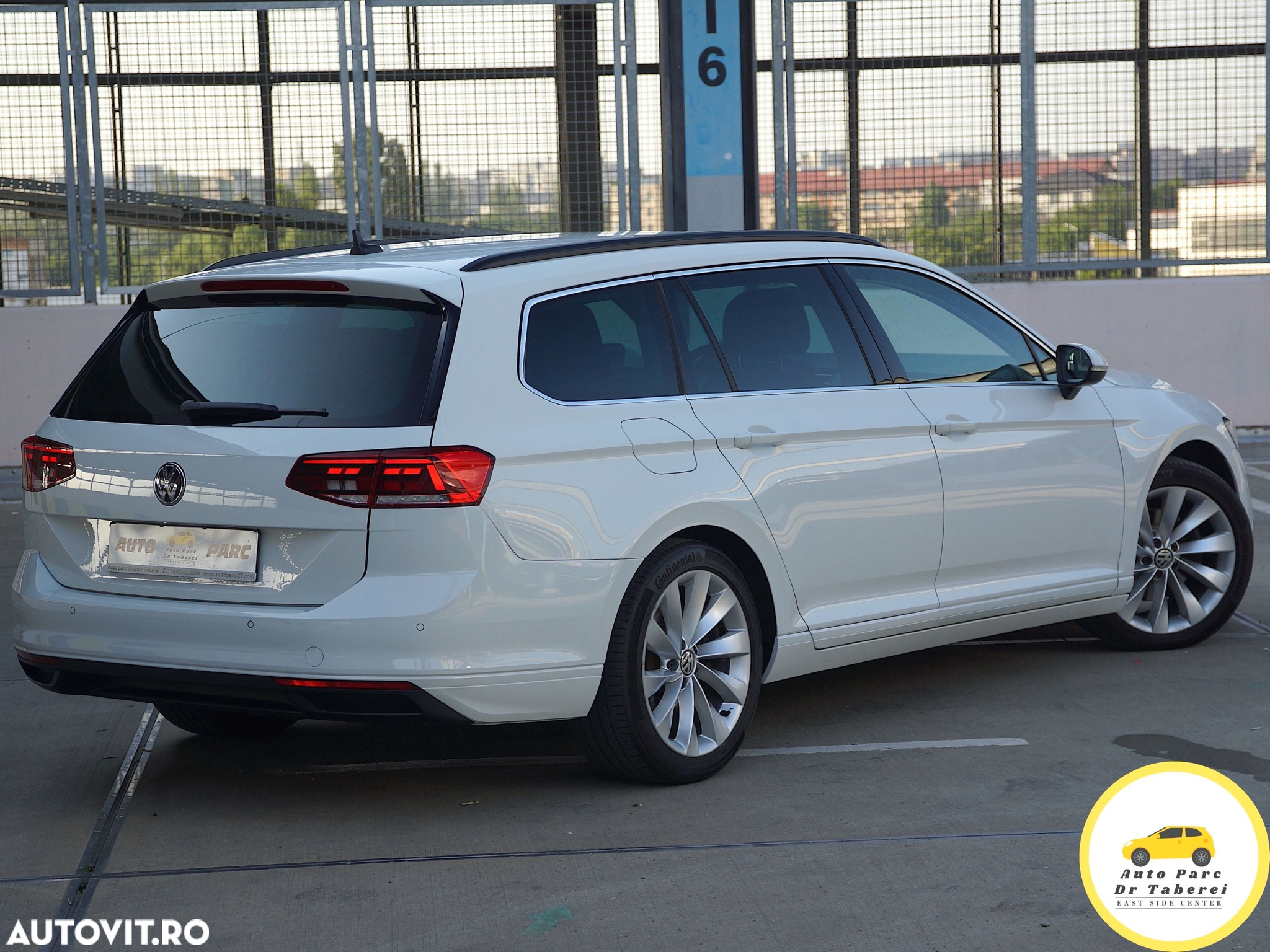 Volkswagen Passat Variant 2.0 TDI SCR DSG BlueMotion Comfortline - 8