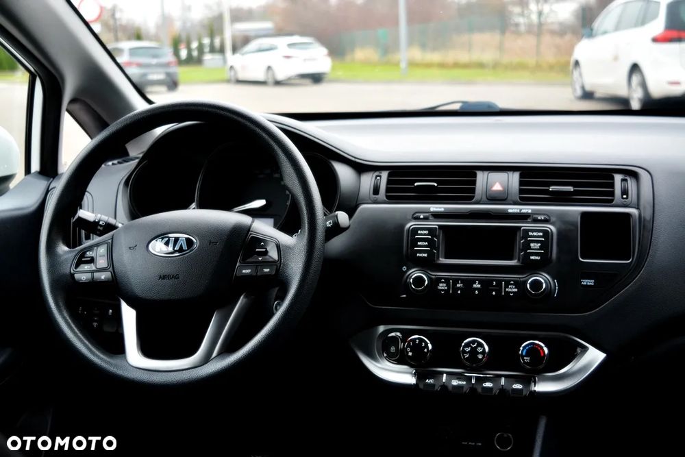 Kia Rio 1.2 Attract - 13
