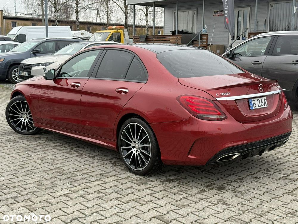Mercedes-Benz Klasa C 300 7G-TRONIC AMG Line - 13