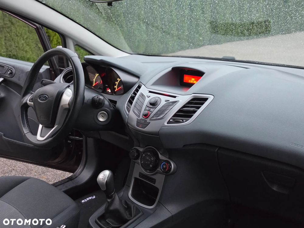 Ford Fiesta - 17