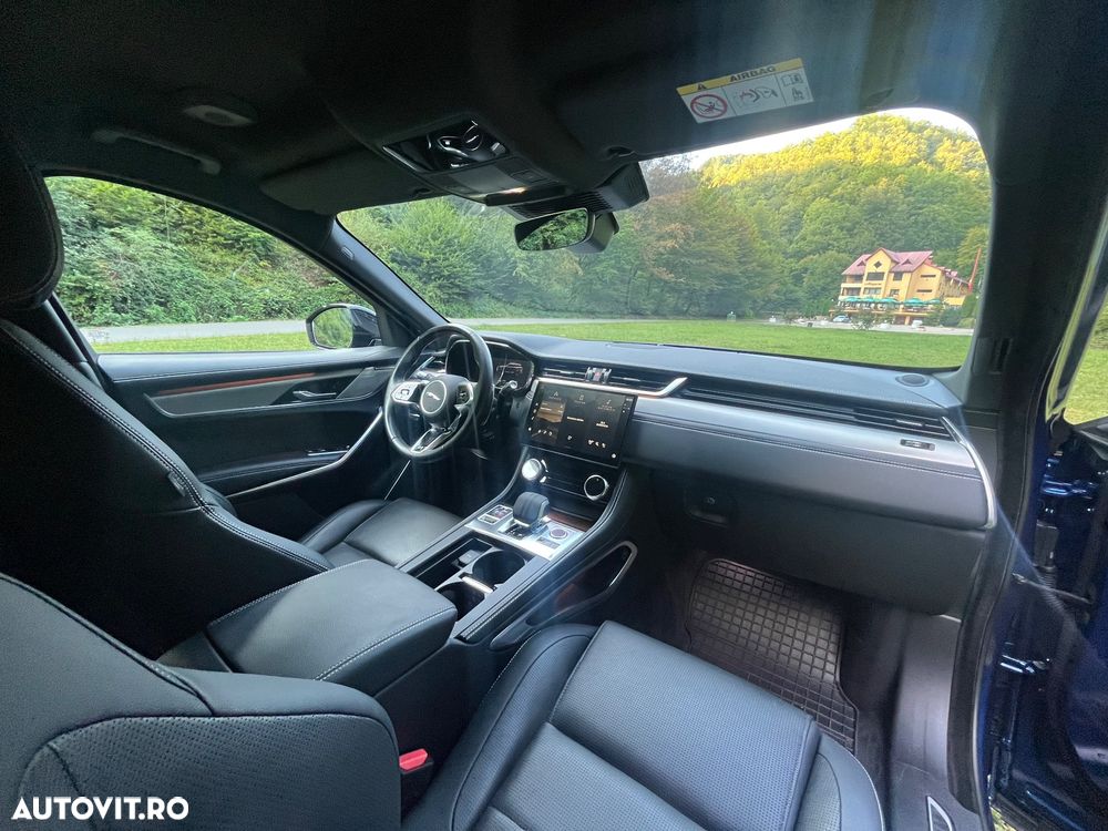 Jaguar F-Pace - 9