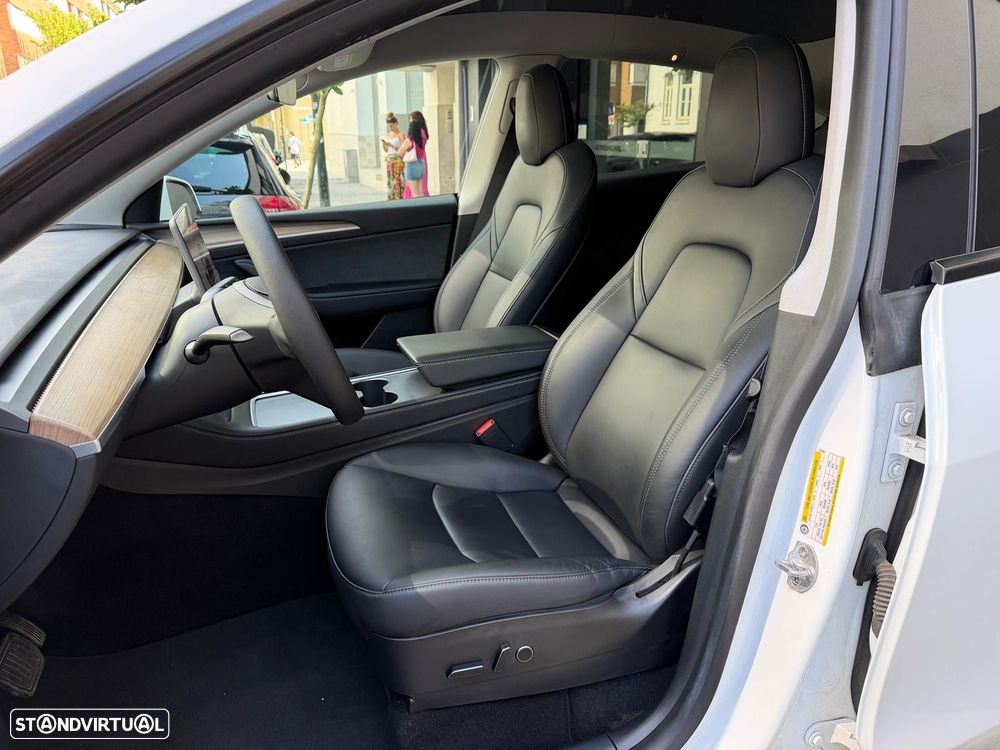 Tesla Model Y Long Range Dual Motor AWD - 10