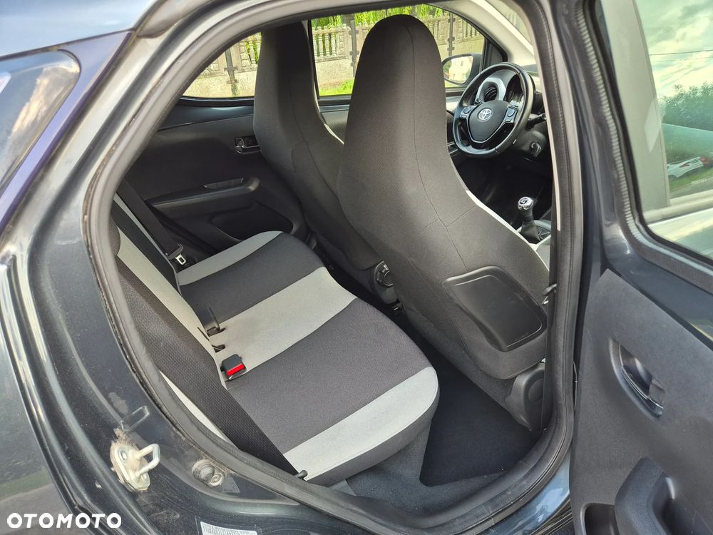 Toyota Aygo x-cite - 13