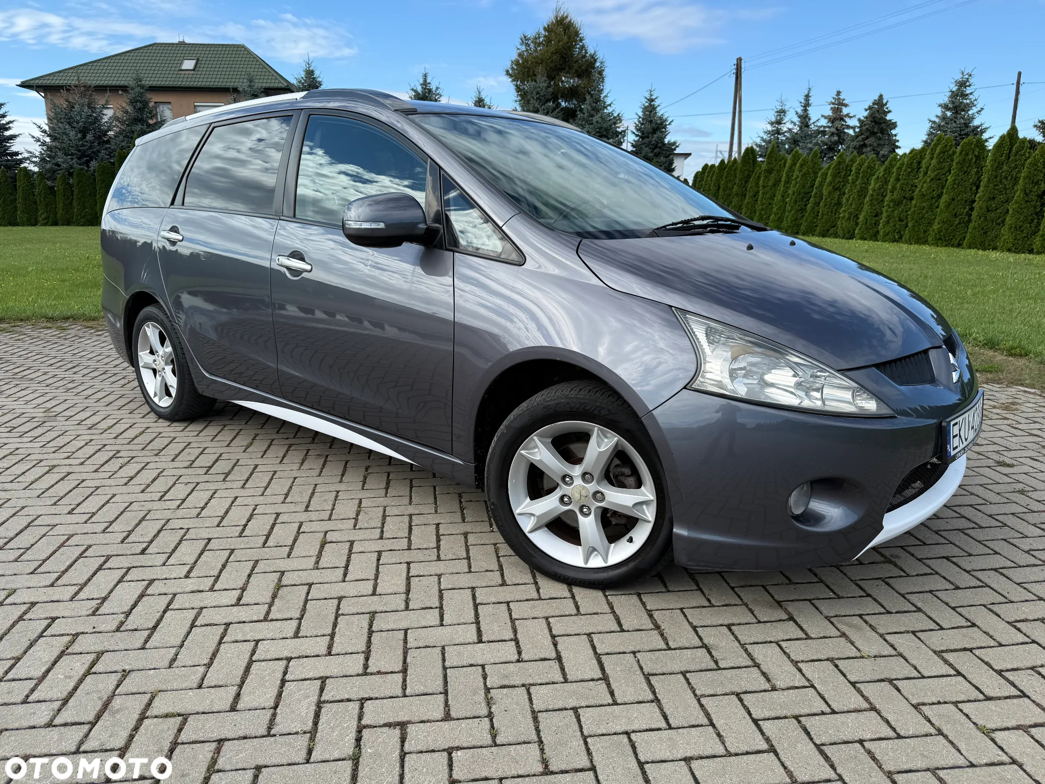Mitsubishi Grandis - 22