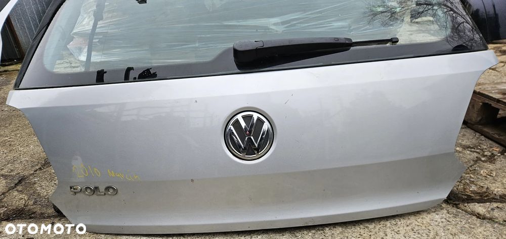 VW Polo klapa bagażnika szyba tył tylna  6R 12r - 2