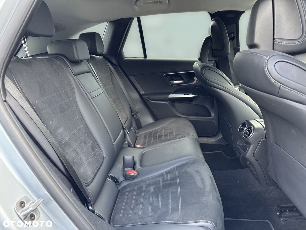 Mercedes-Benz GLC - 22