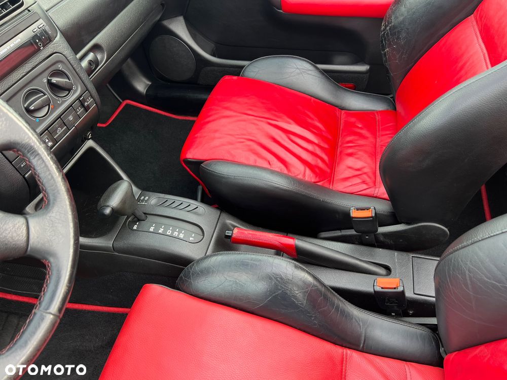 Volkswagen Golf - 32