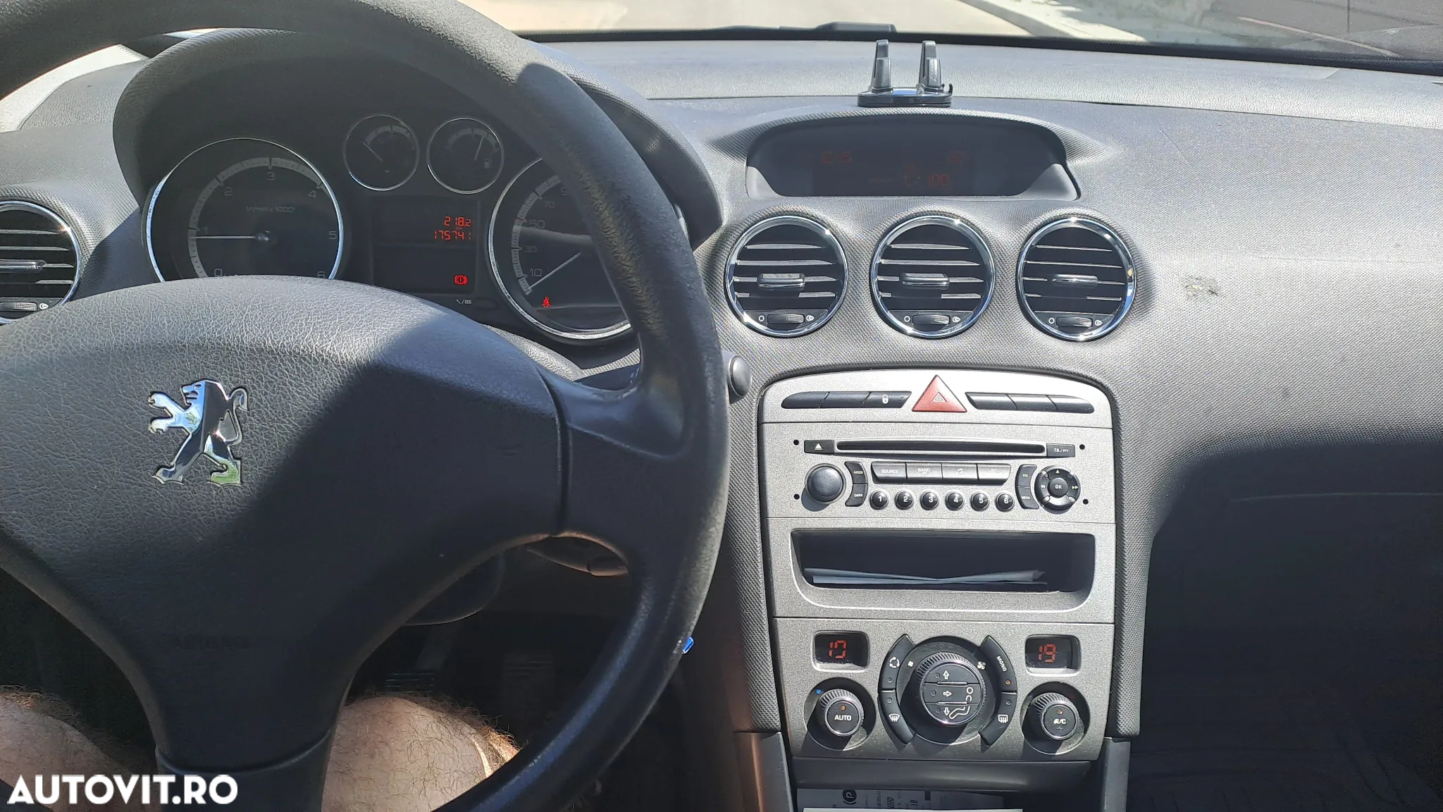 Peugeot 308 1.6HDi Confort Pack - 10