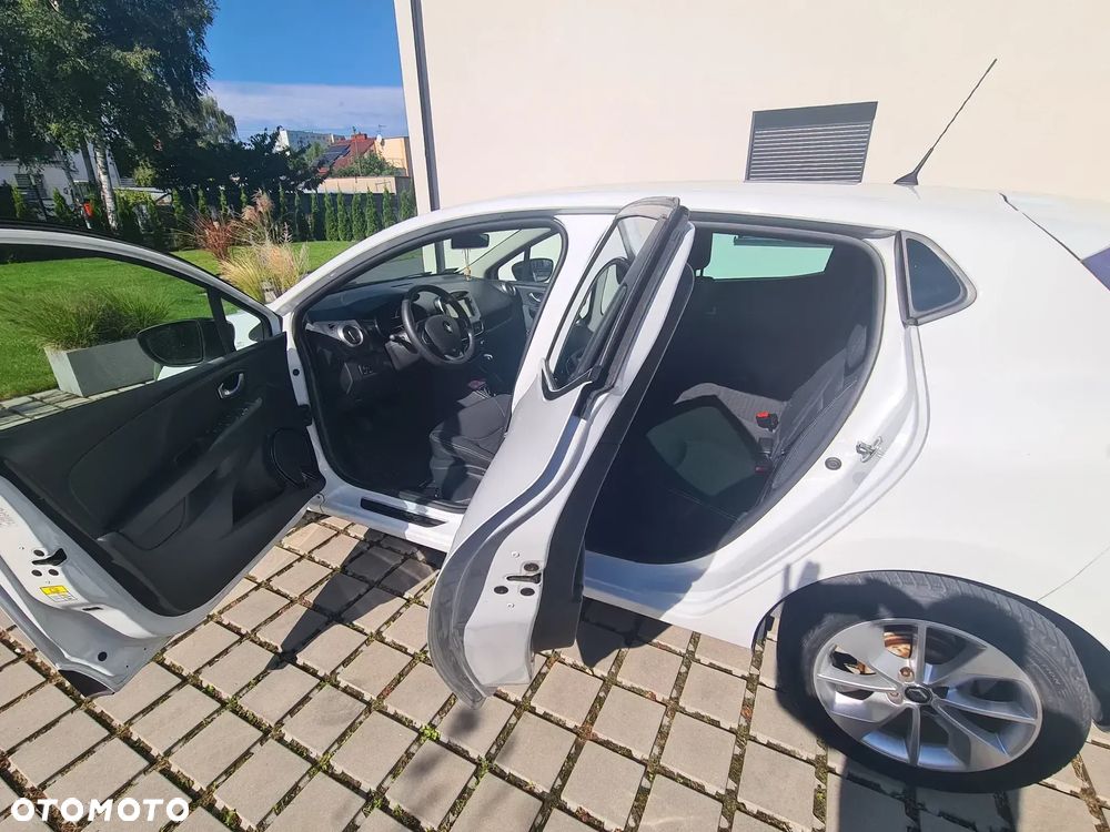 Renault Clio 1.2 16V Limited - 10