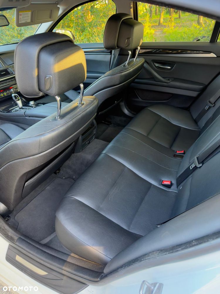 BMW Seria 5 520i Luxury Line - 8