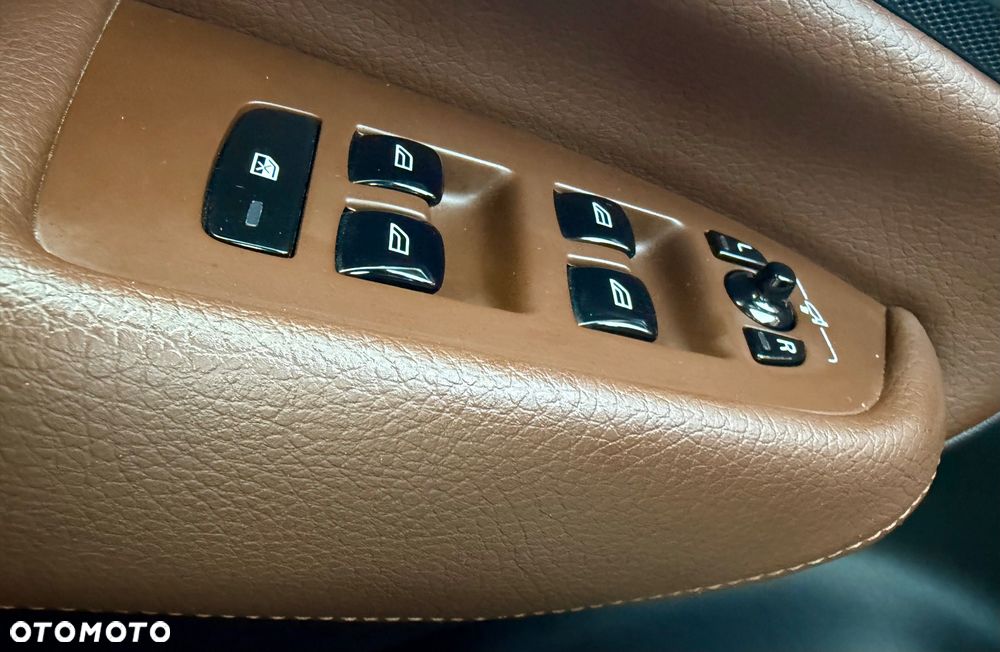Volvo XC 90 B5 D AWD Momentum Pro - 34