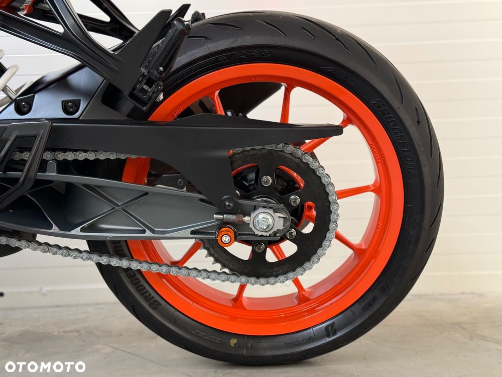KTM RC 390 - 32