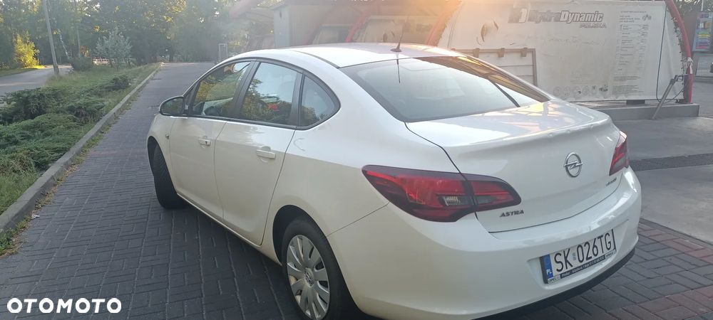 Opel Astra - 2