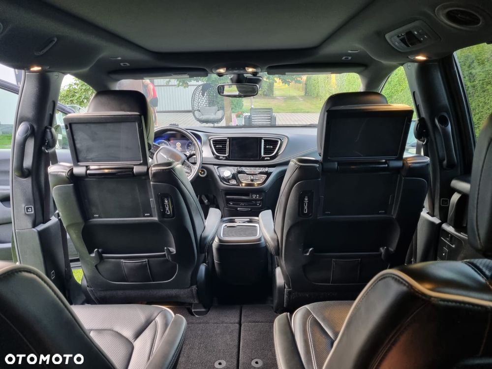 Chrysler Pacifica - 14