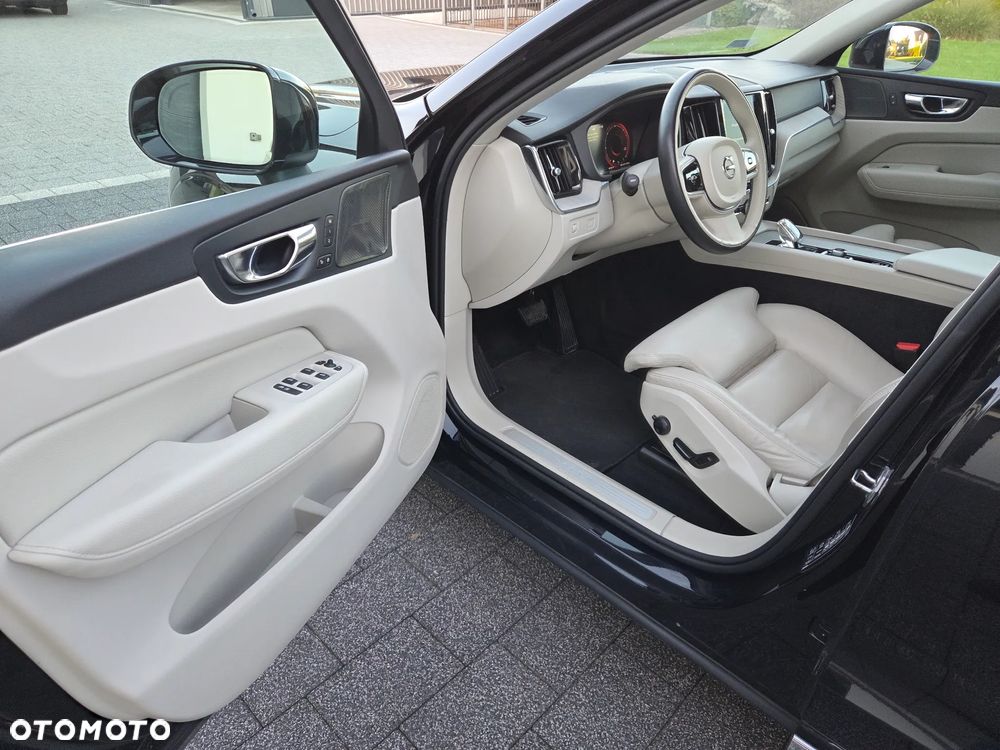 Volvo XC 60 B4 D AWD Inscription - 9