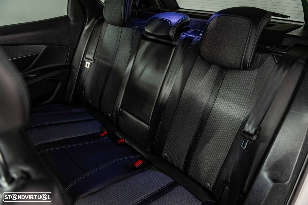 Peugeot 3008 1.6 Hybrid Allure Pack e-EAT8 - 31