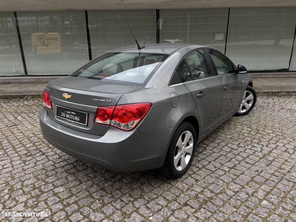 Chevrolet Cruze 2.0 VCDi LTZ - 4