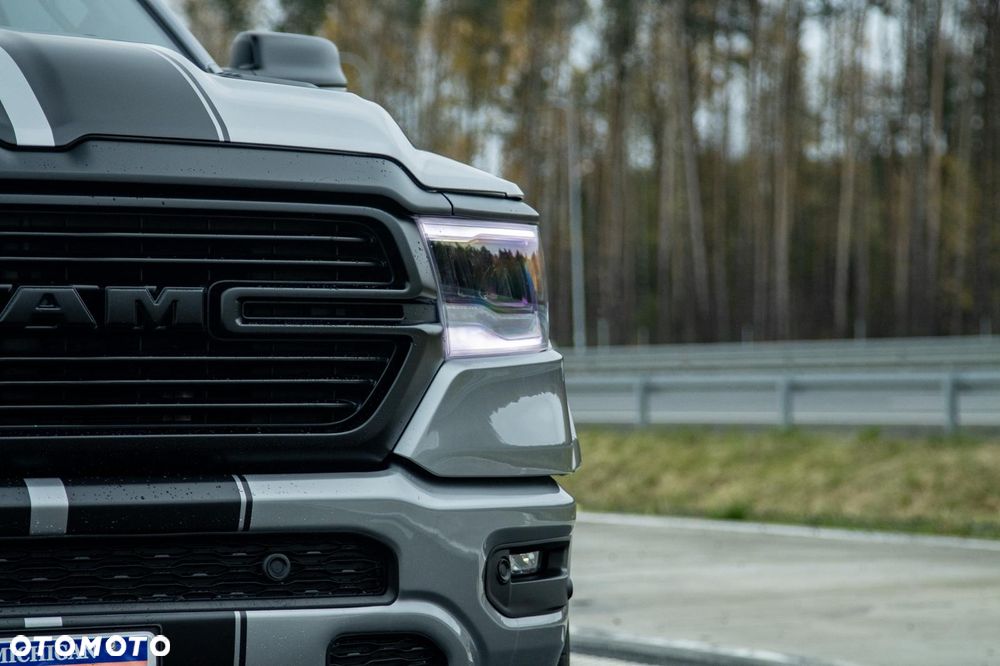 RAM 1500 5.7 Crew Cab Shortbed Laramie Black - 12