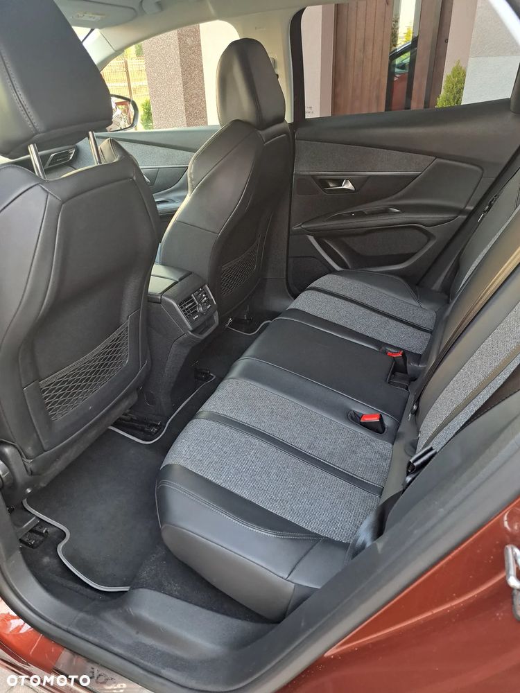 Peugeot 3008 1.2 PureTech Allure S&S - 6