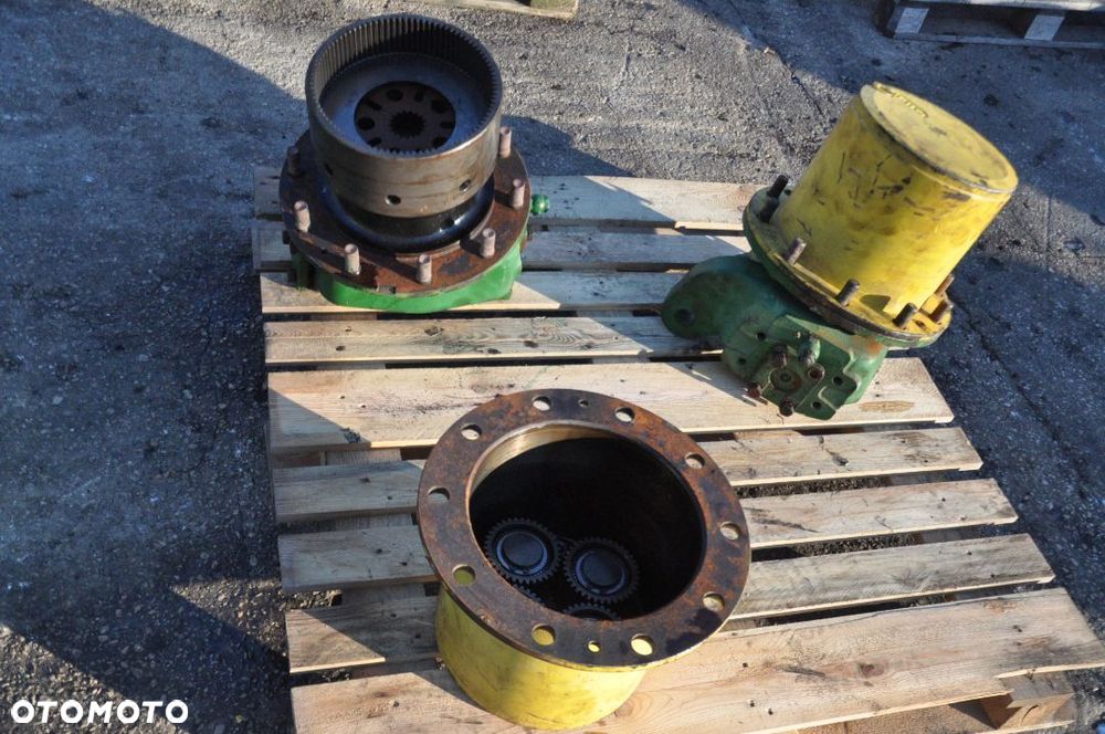 ZWOLNICA PIASTA ZWROTNICA  JOHN DEERE 6215R 75506076619 / 7550603702 - 1