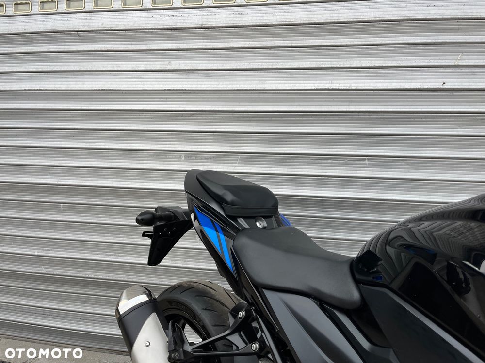 Suzuki GSX - 29