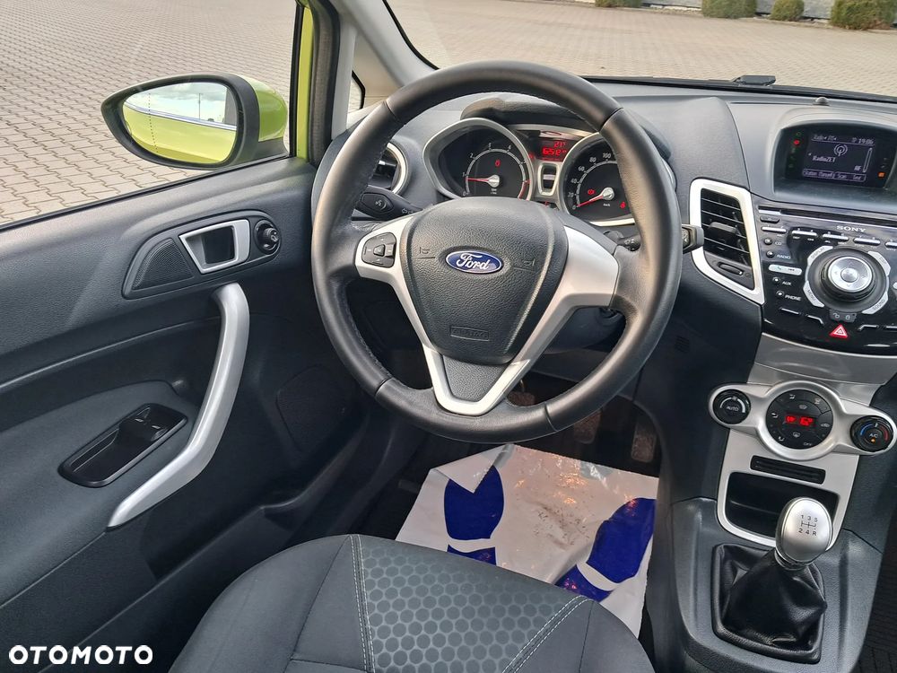 Ford Fiesta 1.25 Celebration - 17