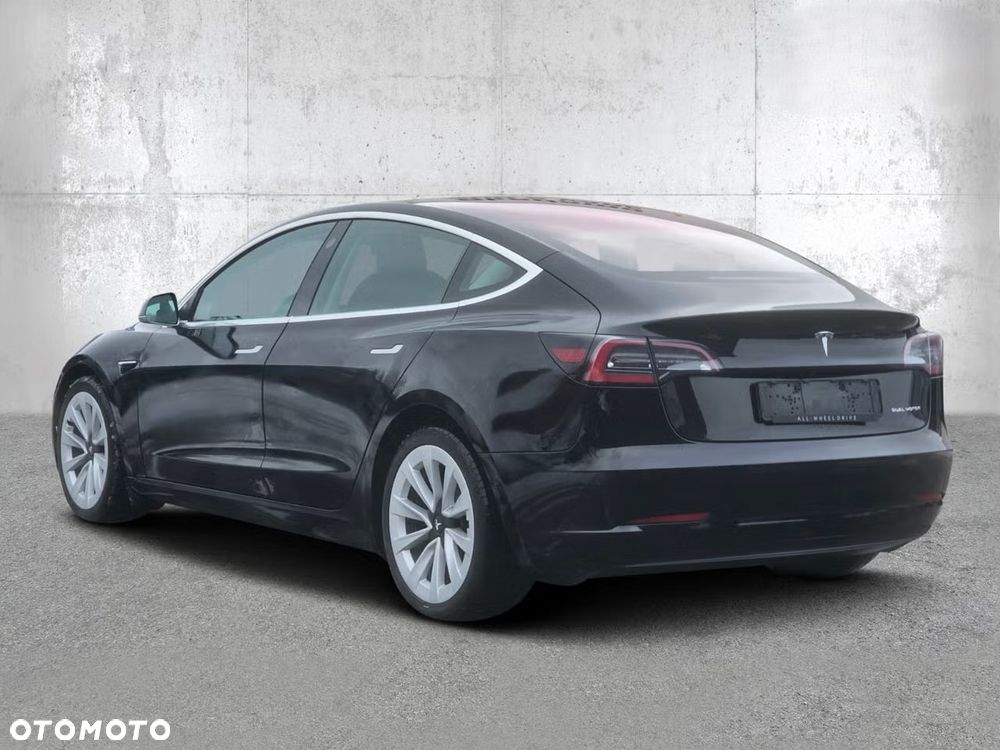 Tesla Model 3 - 2