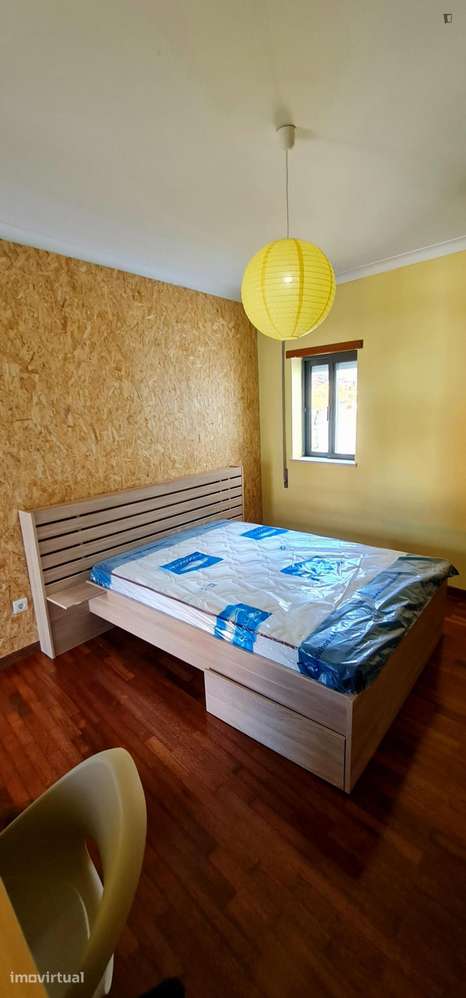 Quarto - localizado em São Martinho de Bispo Coimbra - Grande imagem: 4/21