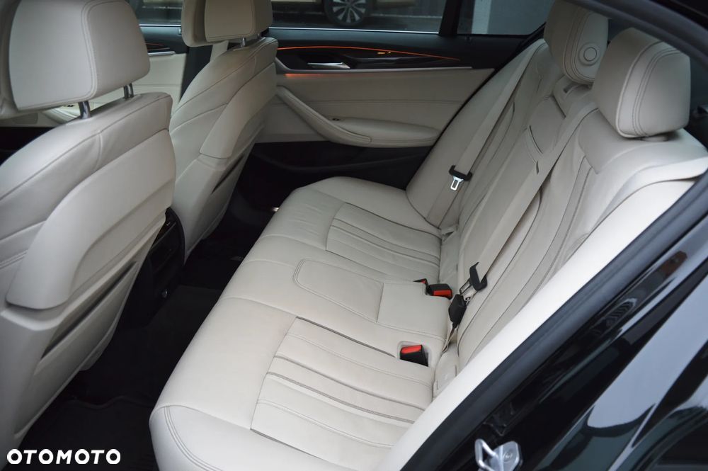 BMW Seria 5 520d xDrive Luxury Line - 17