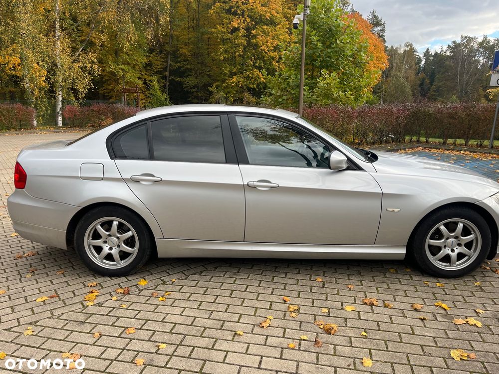 BMW Seria 3 318i Edition Lifestyle - 16