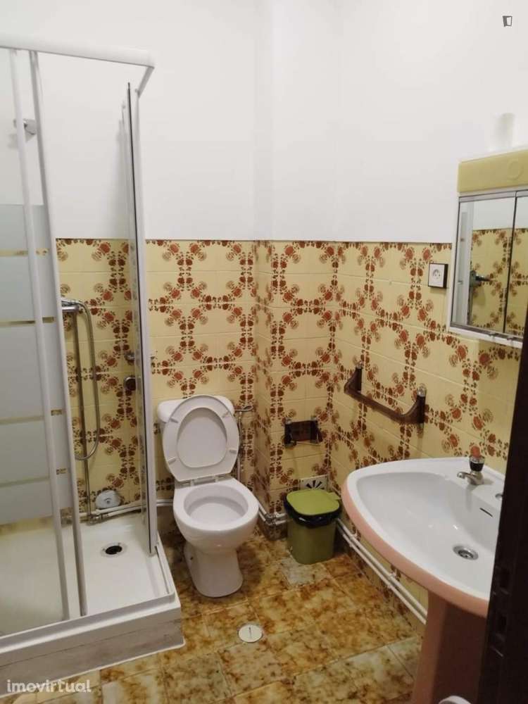 Quarto - localizado em Viseu - Grande imagem: 4/14