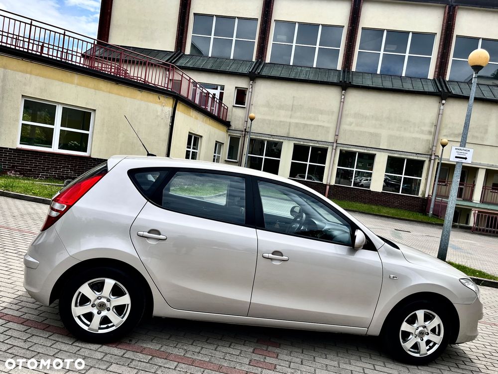 Hyundai i30 1.4 Team 08 - 8