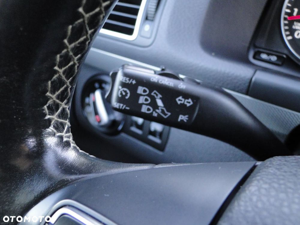 Volkswagen Touran 1.4 TSI MATCH - 21