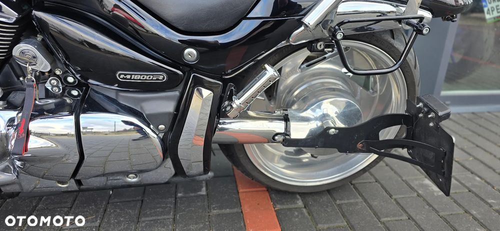 Suzuki Intruder - 33