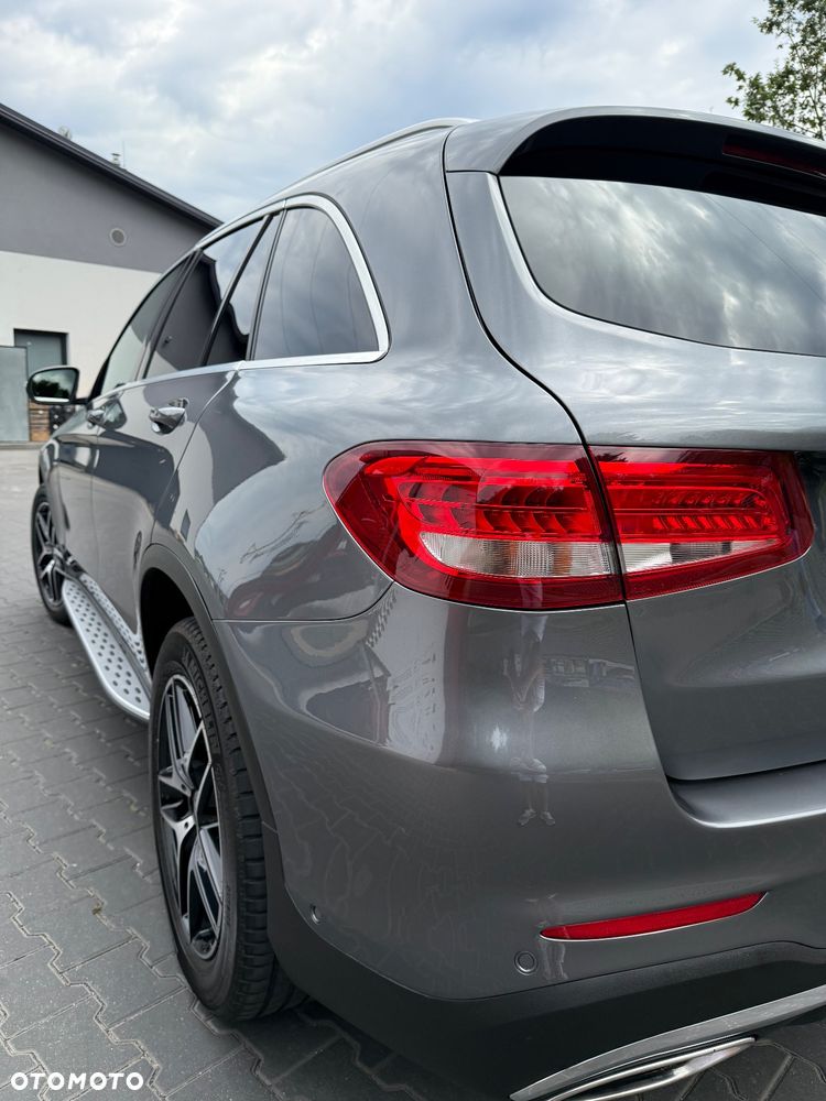 Mercedes-Benz GLC - 12