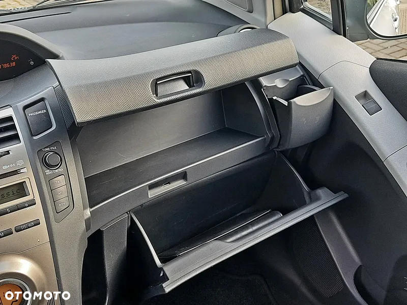 Toyota Yaris 1.33 Sol - 19