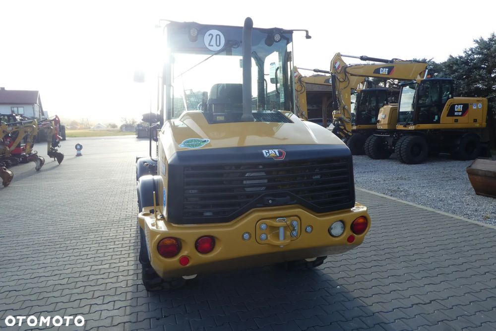 Caterpillar 906M Z KROKODYLEM I WIDŁAMI - 6
