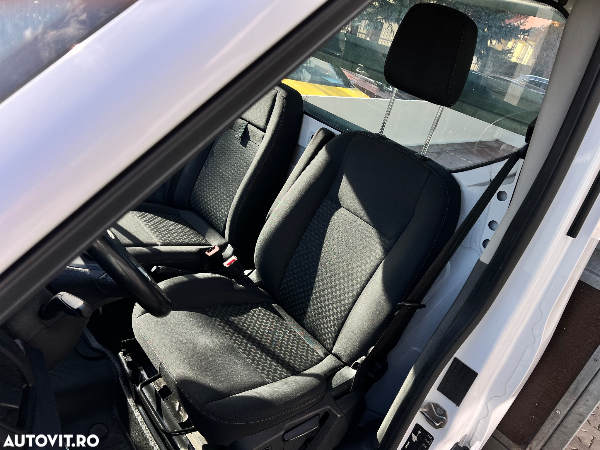 Ford Transit 350 2.0 EcoBlue 130 CP L4 DCIV RWD Trend - 13