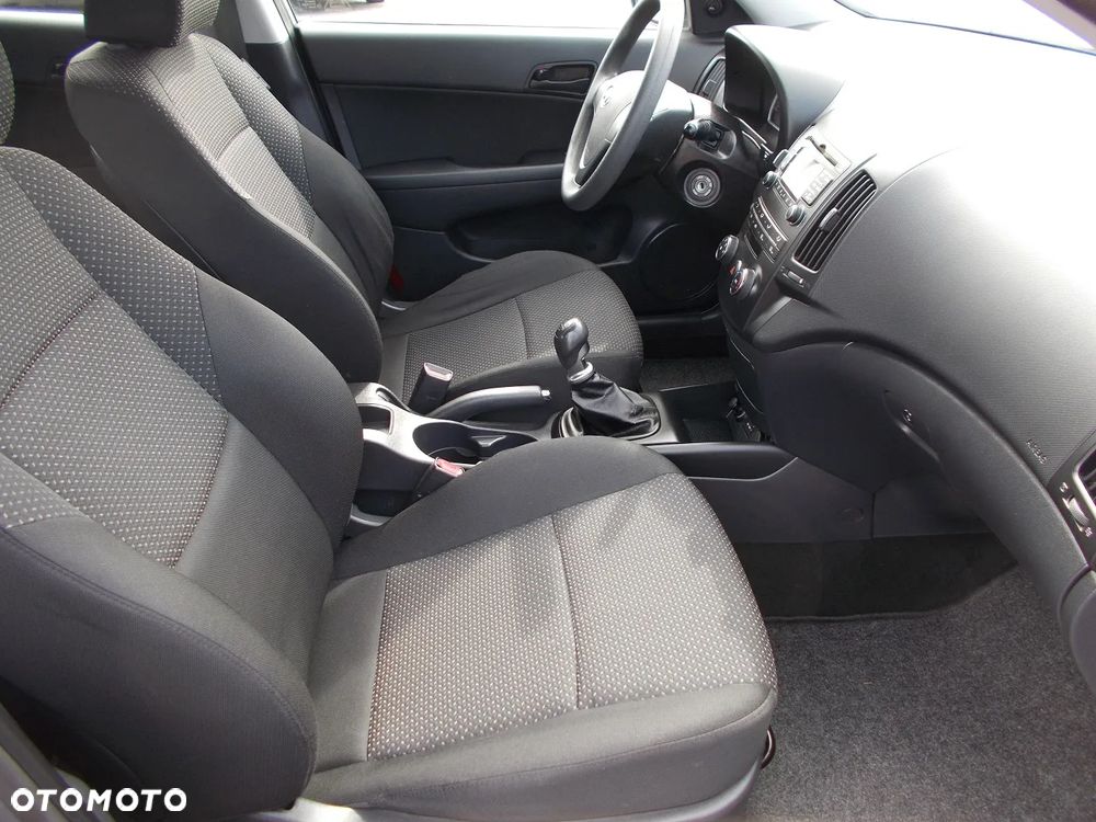 Hyundai i30 1.4 Comfort - 11