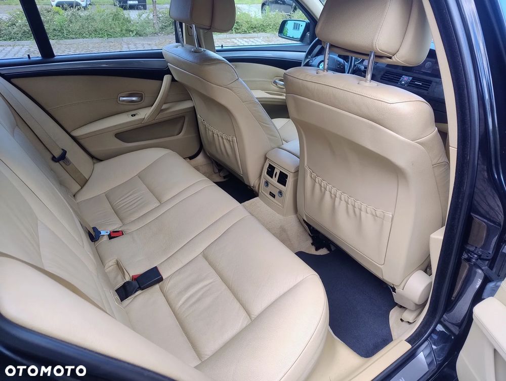 BMW Seria 5 523i Edition Exclusive - 18