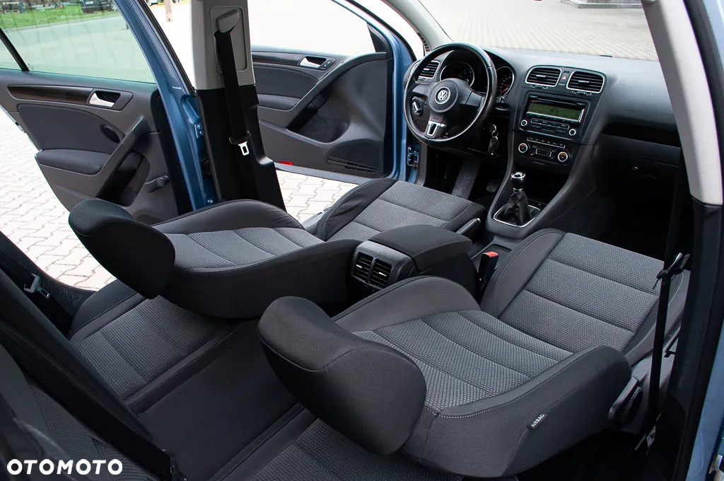 Volkswagen Golf 1.6 Comfortline - 24