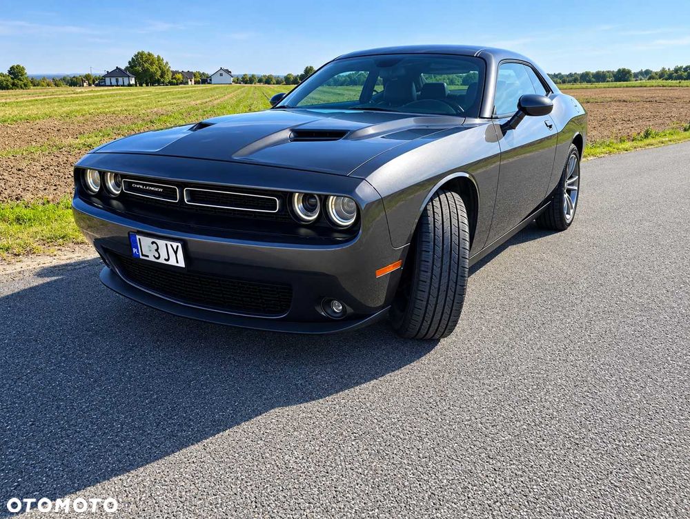 Dodge Challenger - 2