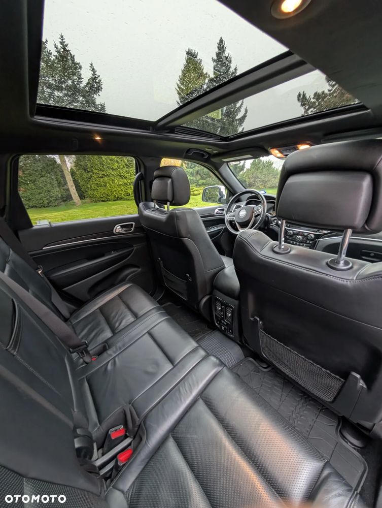 Jeep Grand Cherokee - 24