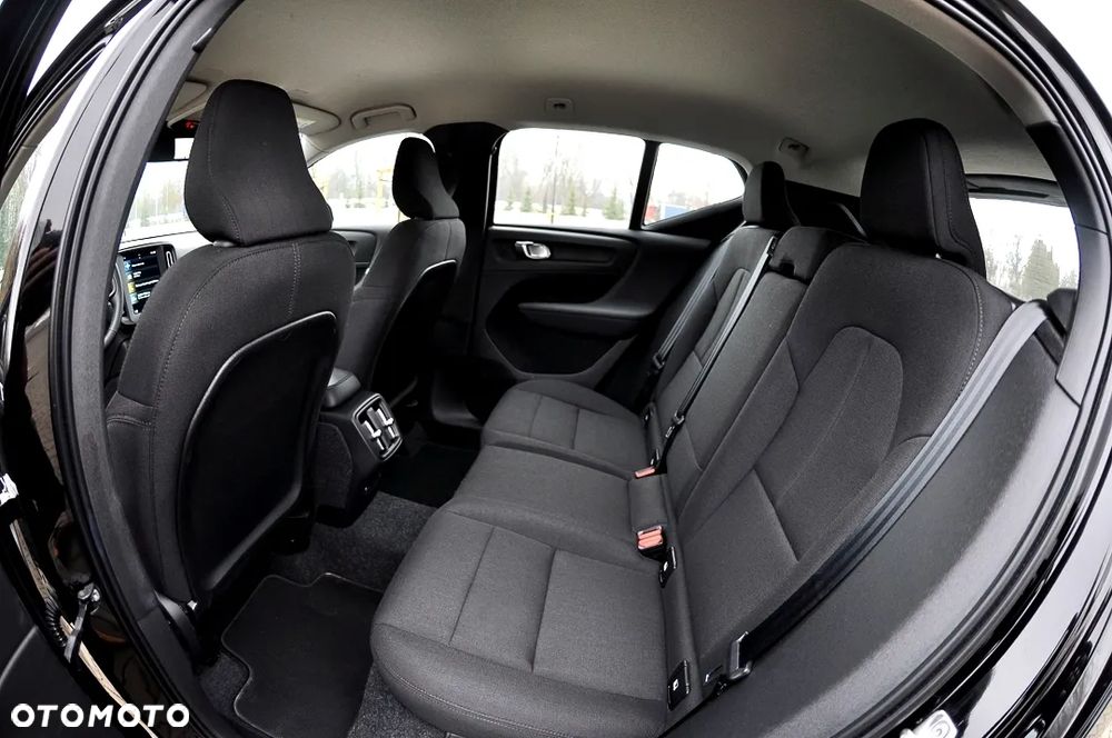 Volvo XC 40 T2 Momentum Pro - 22