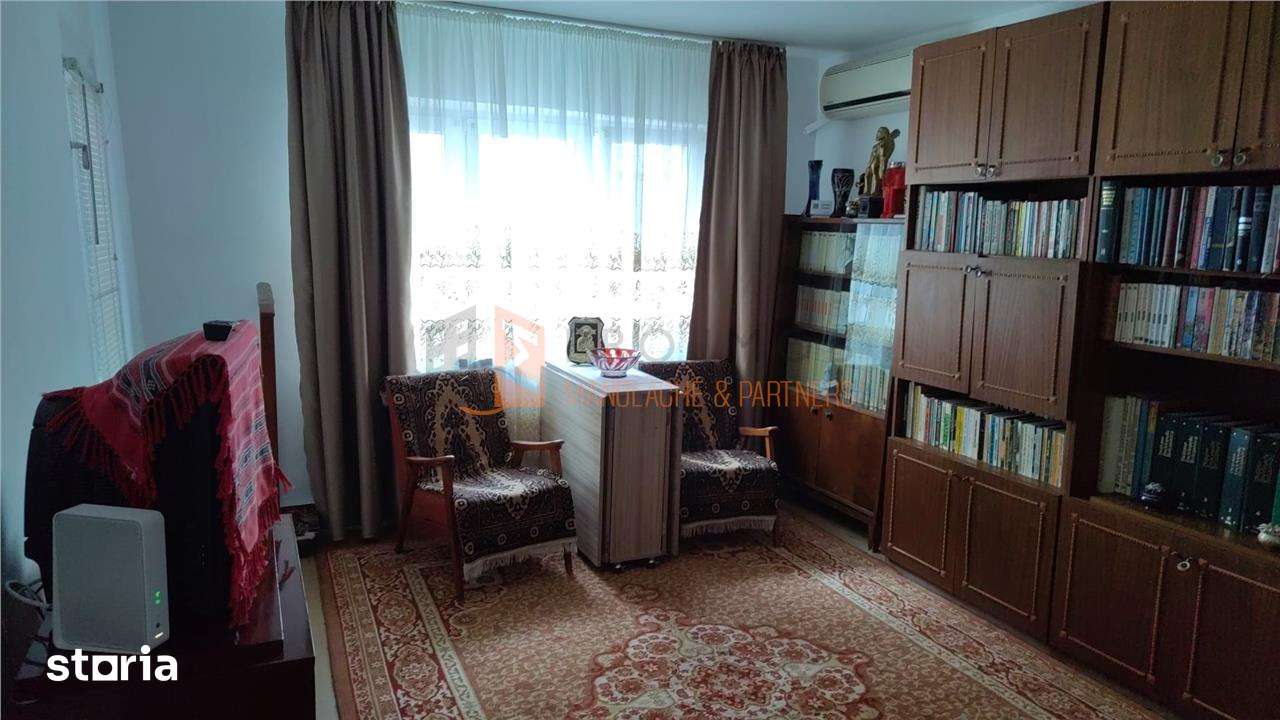 Apartament 3 camere cf 1 decomandat in zona Unirii Sud — fotografia 1