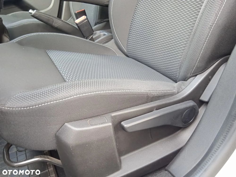 Dacia Duster 1.6 SCe Comfort - 28