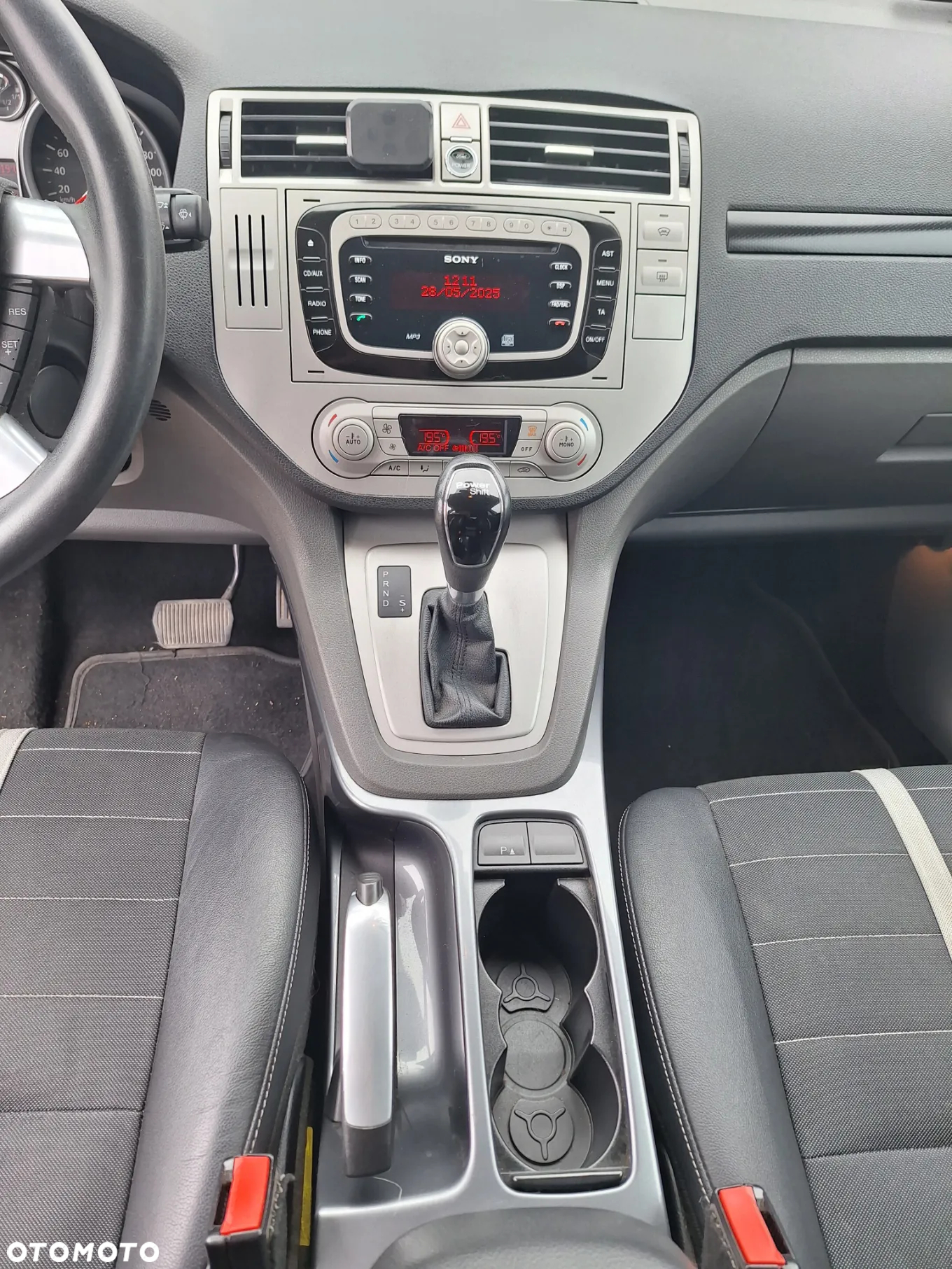 Ford Kuga - 10