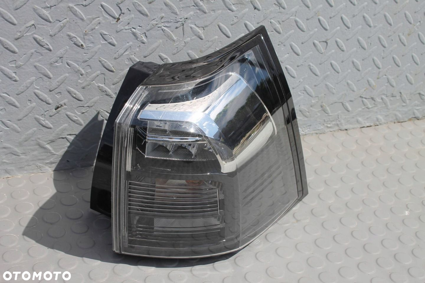 LAMPA W BŁOTNIK PRAWY TYŁ PRAWA TYLNA SUZUKI SX4 S-CROSS II 21- - 5