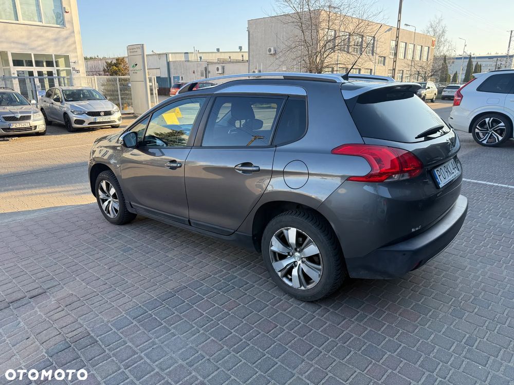 Peugeot 2008 1.2 Pure Tech Style - 4